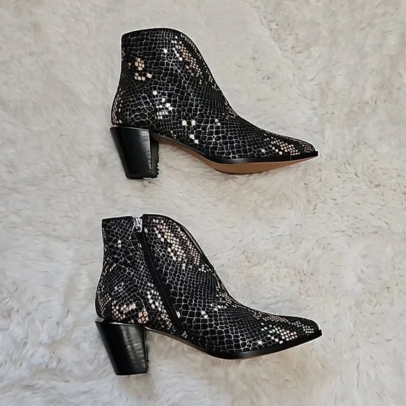 *SOLD* Paolo Westly Black Platinum Snake Print Leather Booties, size 6, NEW, NWB - Picture 10 of 16